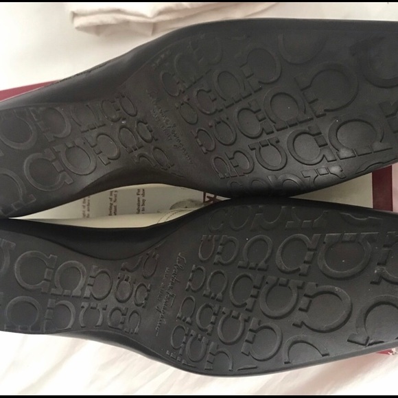 Salvatore Ferragamo Gancini Bit Driver Moccasin - Picture 7 of 8